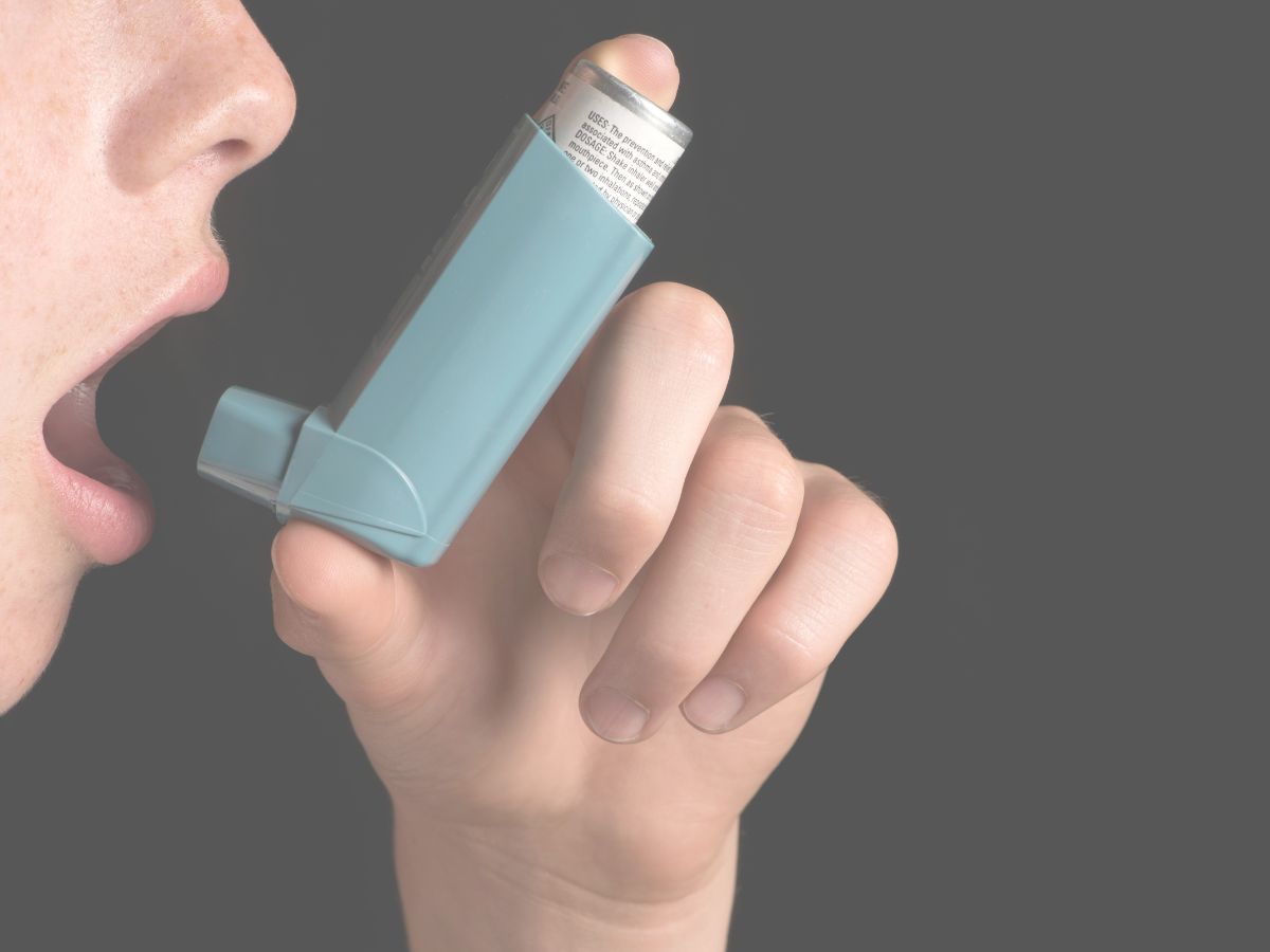 Inhaladores y Salud Oral: ¡Descubre cómo proteger tu sonrisa si tienes asma!